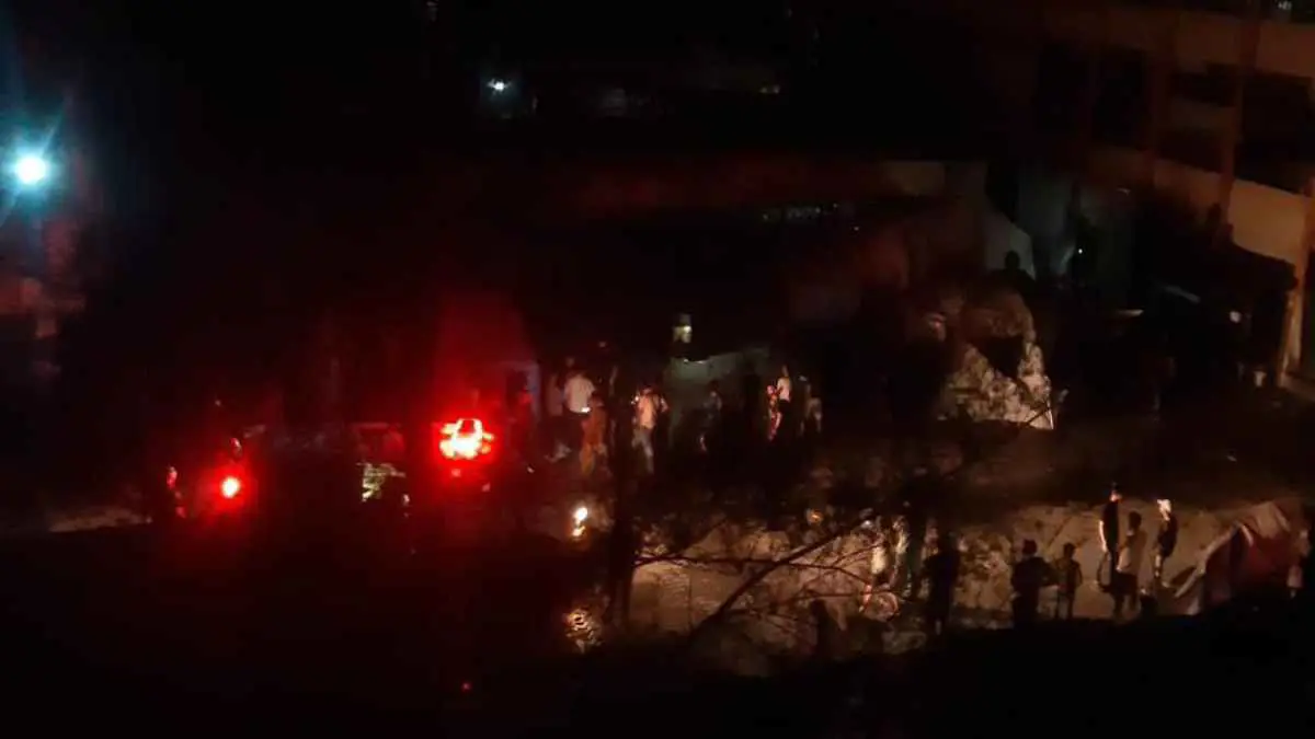 بعد كمين خان يونس.. قصف إسرائيلي عنيف على قطاع غزة (فيديو)