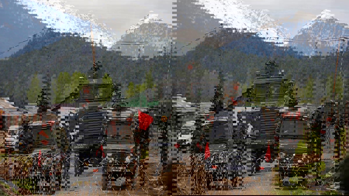 القوات الهندية تقتل 5 متشددين في كشمير وفرار مئات الهندوس