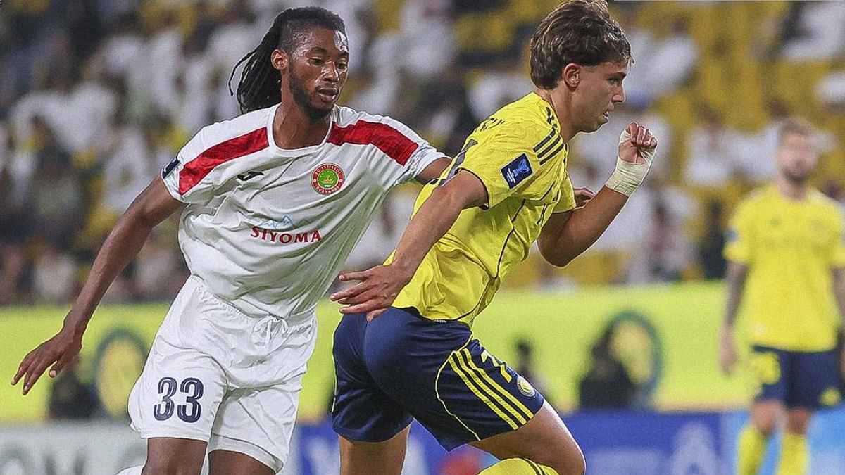 جواو فيليكس يطالب عبد الإله العمري بالاحتفال بهدف النصر (فيديو)