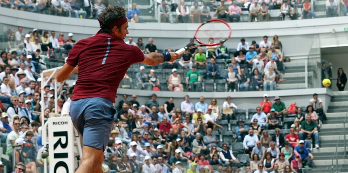 دومينيك يطيح بفيدرر من بطولة إيطاليا المفتوحة للتنس