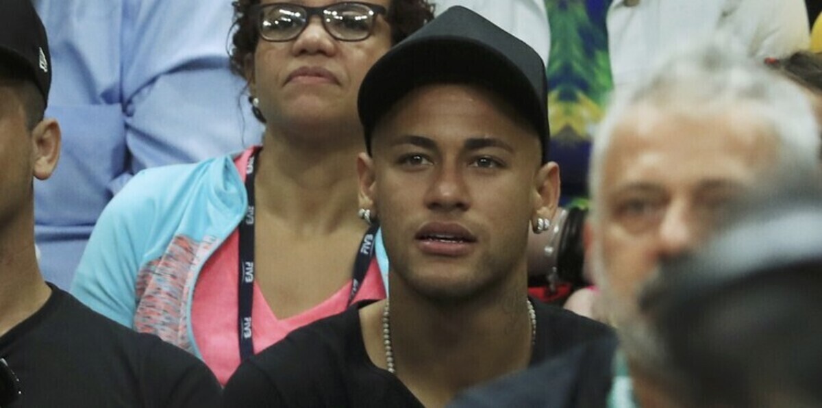 وكيل نيمار يكشف الفريق الذي كاد يخطفه من برشلونة