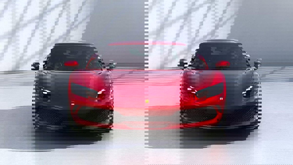 الثالثة من نوعها.. "فيراري" تزيح الستار عن سيارة رياضية هجينة بسعر 321 ألف دولار (صور)