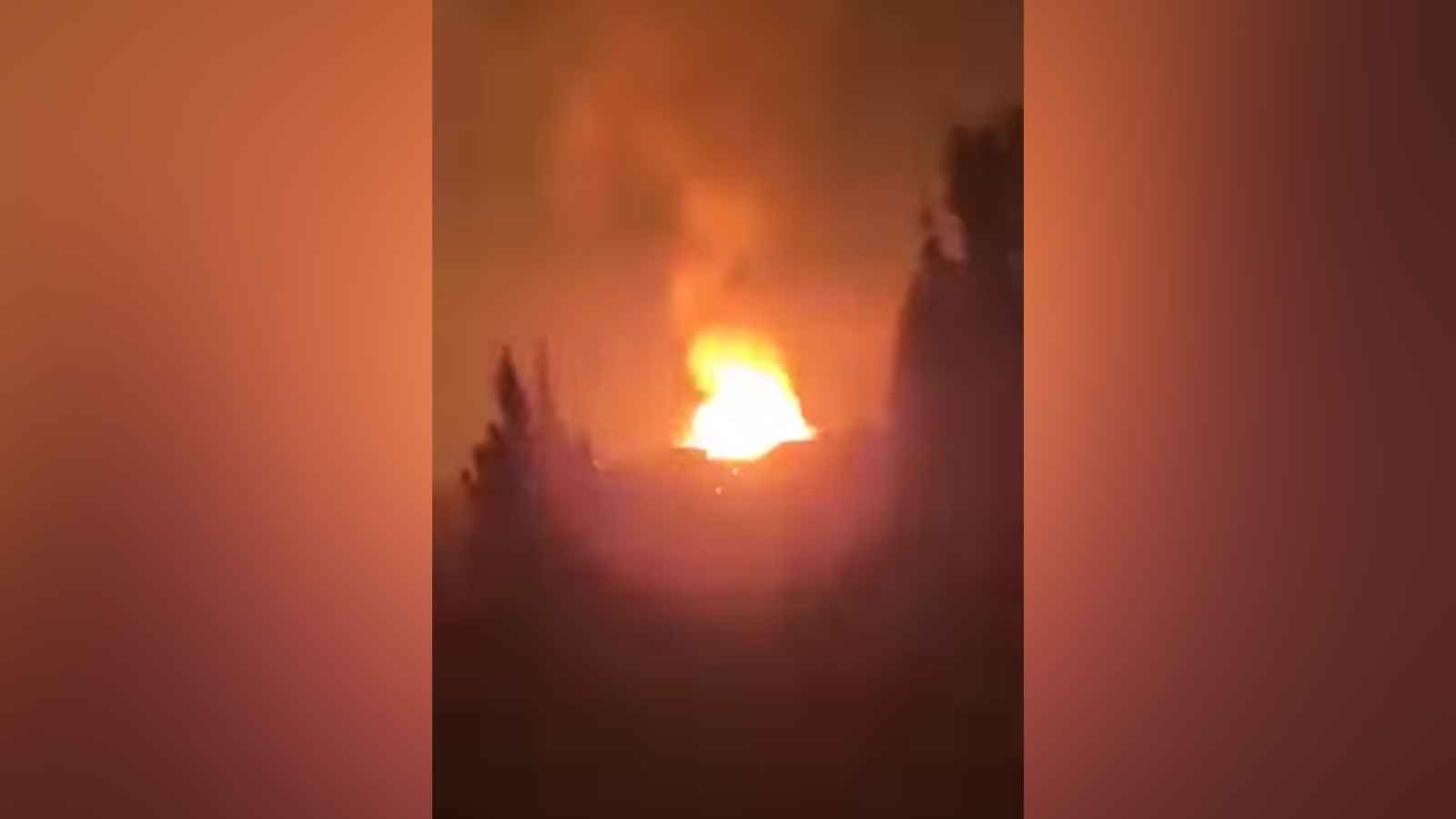 انفجار مستودع ذخائر لحزب الله على الحدود السورية اللبنانية (فيديو)