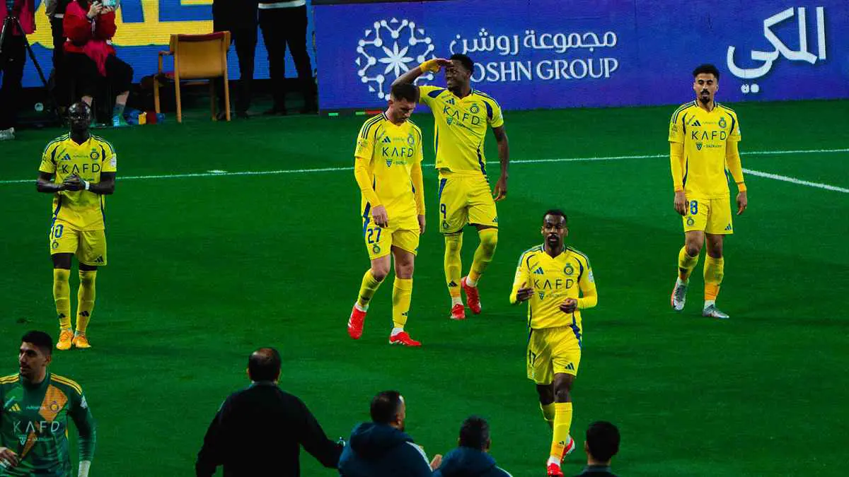 النصر يسحق الفيحاء ويواصل تقدمه في ترتيب الدوري السعودي (فيديو)