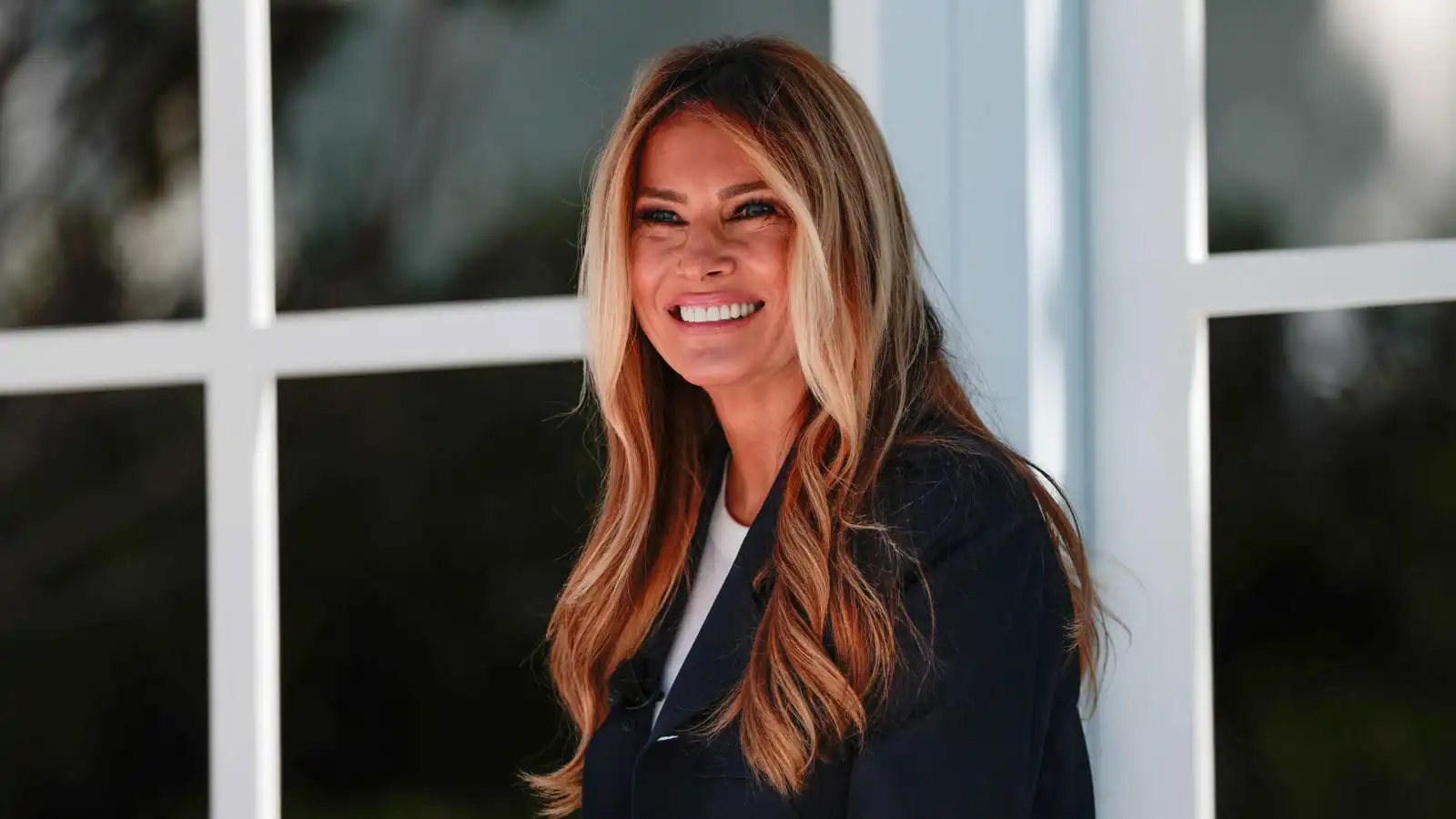 "مملكة النحل".. ميلانيا ترامب توسع إنتاج العسل في البيت الأبيض (فيديو)