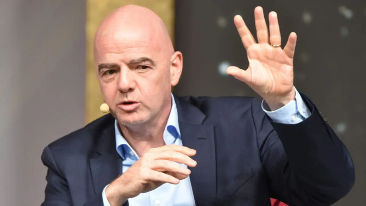 إنفانتينو يدعو للاستفادة من أزمة "فيروس كورونا" بتقليل المباريات والبطولات