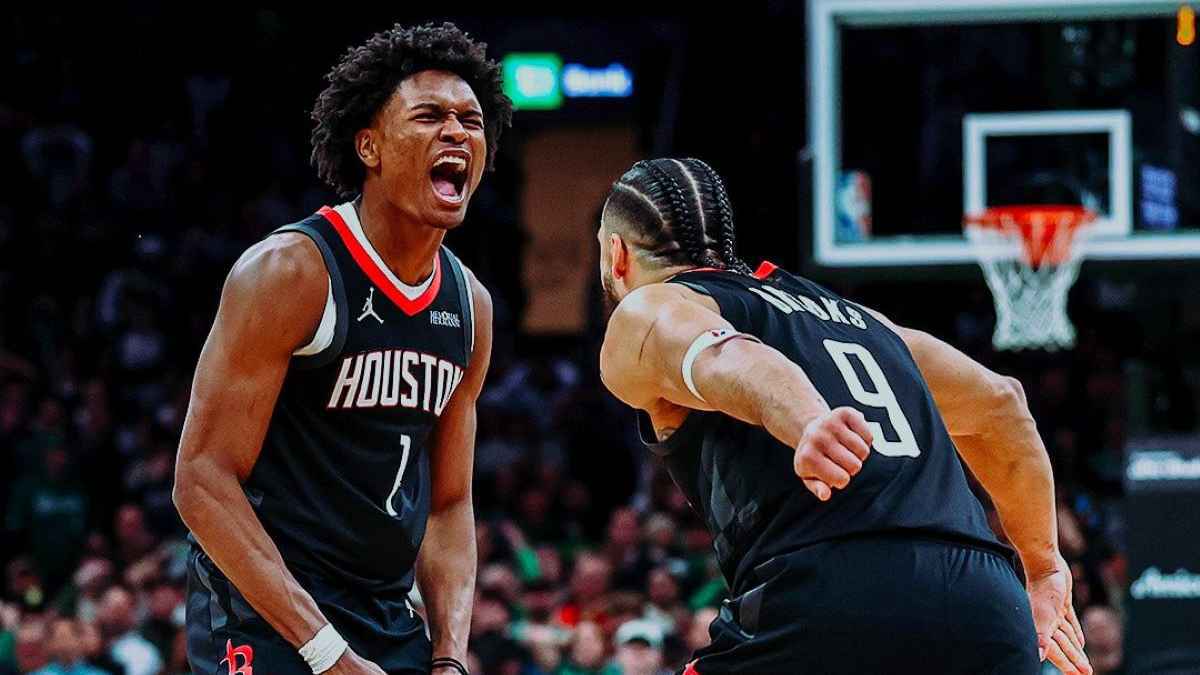 هيوستون روكتس يخطف فوزا مثيرا من حامل اللقب بوسطن في دوري السلة الأمريكي