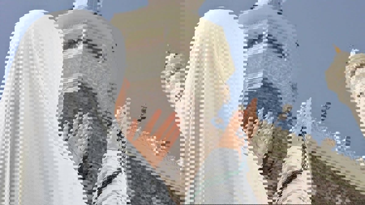 السعودية تدرس إلغاء شرط المَحْرم للنساء القادمات لأداء العمرة‎