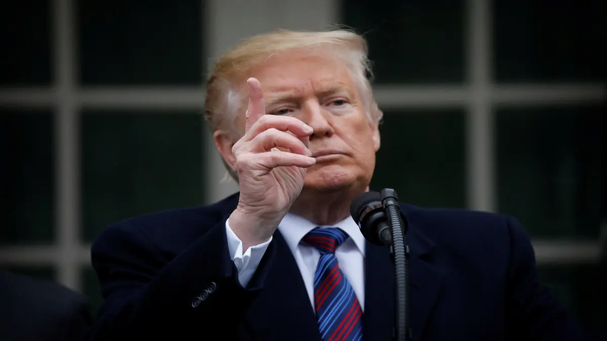 ترامب يتراجع عن تهديده بغلق الحدود ويمهل المكسيك "عامًا تحذيريًا"