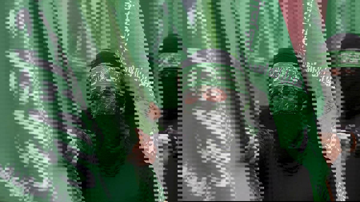 صحيفة إسرائيلية: "حماس" تكثف أنشطتها في لبنان بأوامر إيرانية