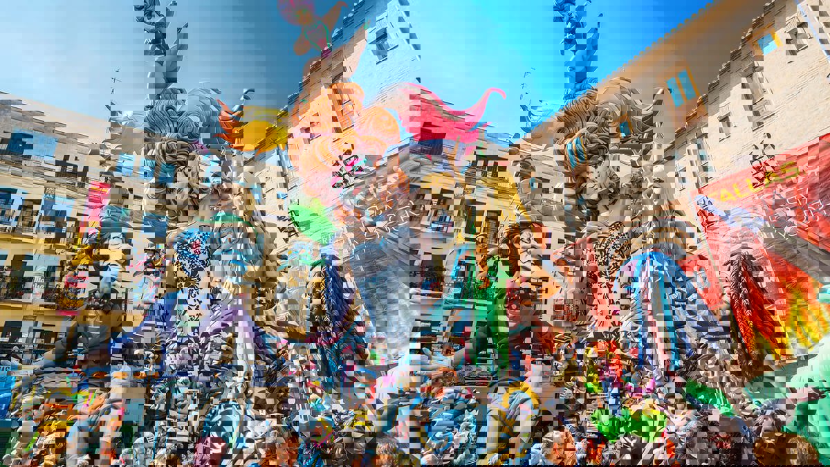 افتتاح فعاليات مهرجان لاس فاياس للفنون والأضواء في فلنسيا