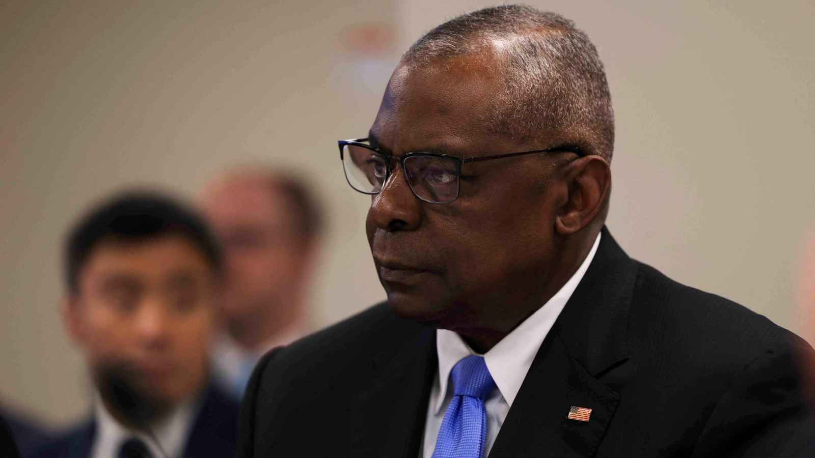 لويد أوستن يوجه ببقاء حاملات الطائرات في الشرق الأوسط