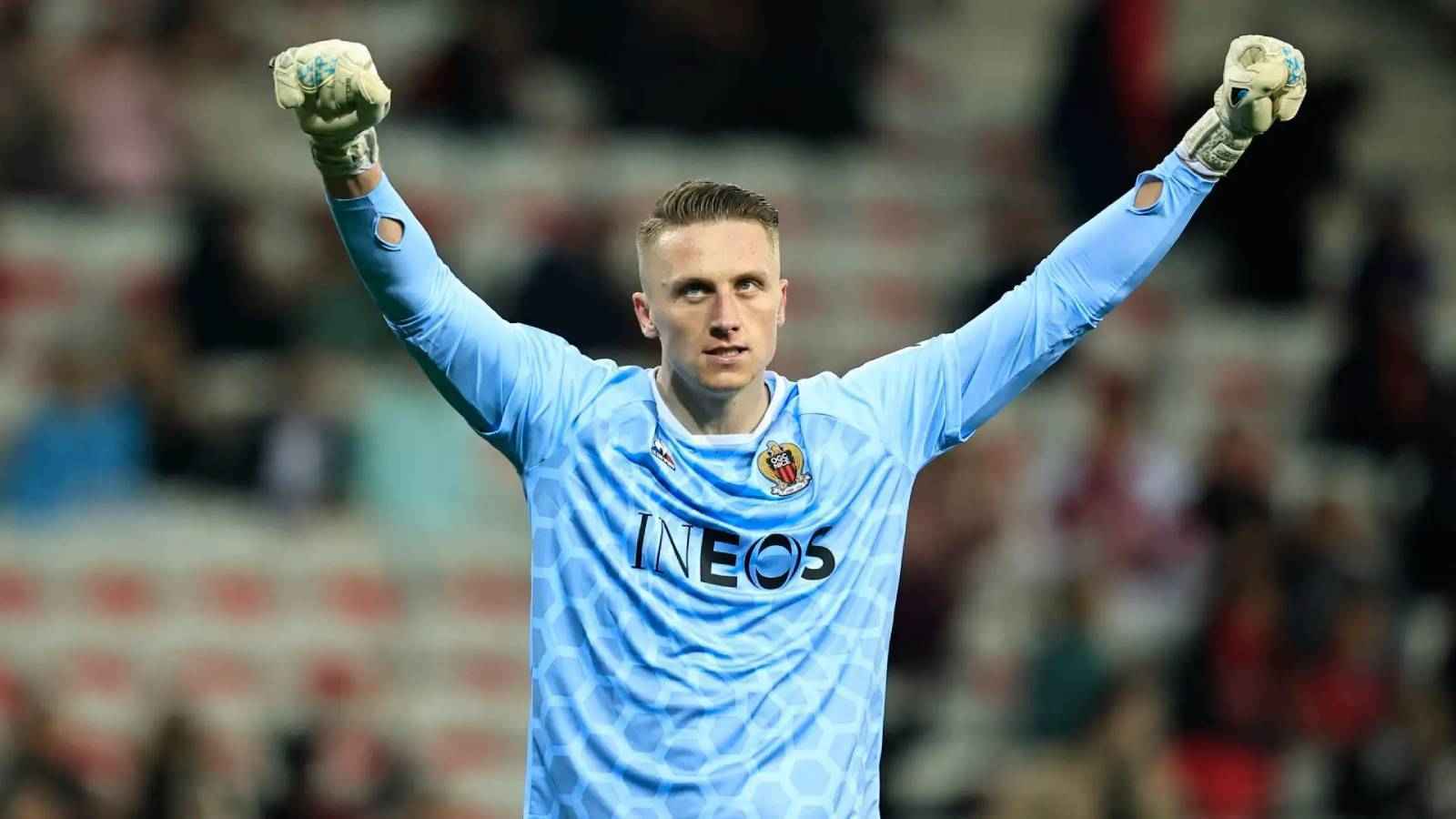 رسمياً.. حارس مرمى منتخب بولندا ينتقل إلى نيوم السعودي