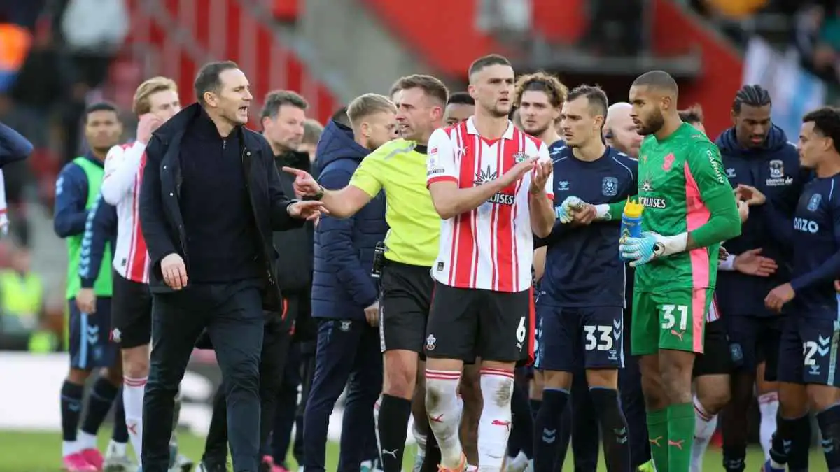 تجاوزت حدودي.. لامبارد يعتذر بعد أزمة مباراة كوفنتري وساوثهامبتون