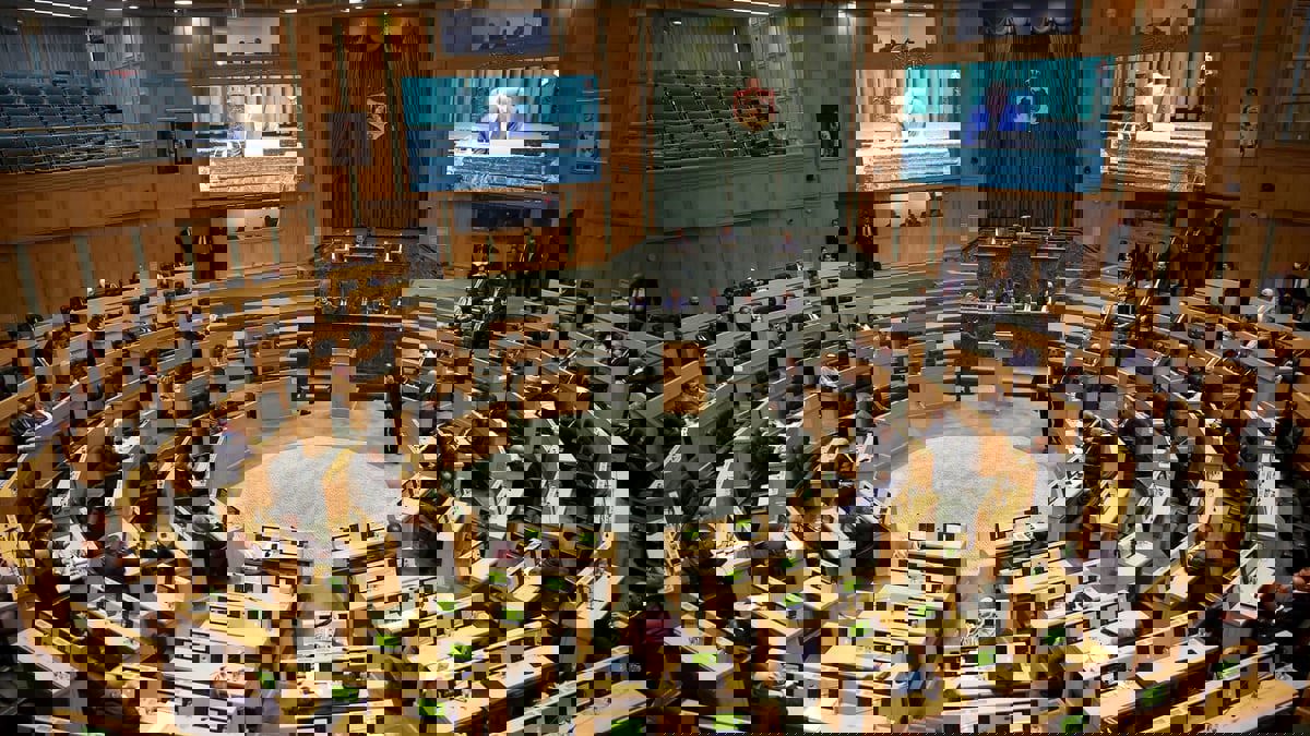 قانون حقوق الطفل في الأردن.. "تغيير الدين والتبني" يثيران الجدل