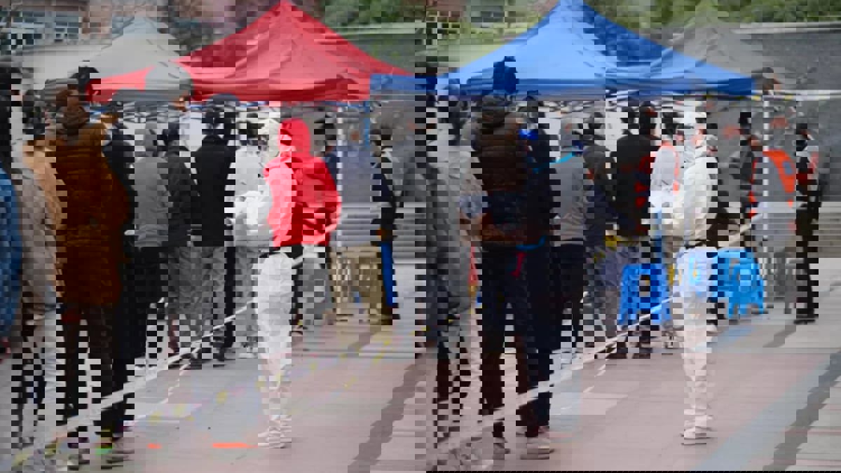 بكين.. السلطات تحجر 13 ألف شخص صحيًا بشكل "قسري"