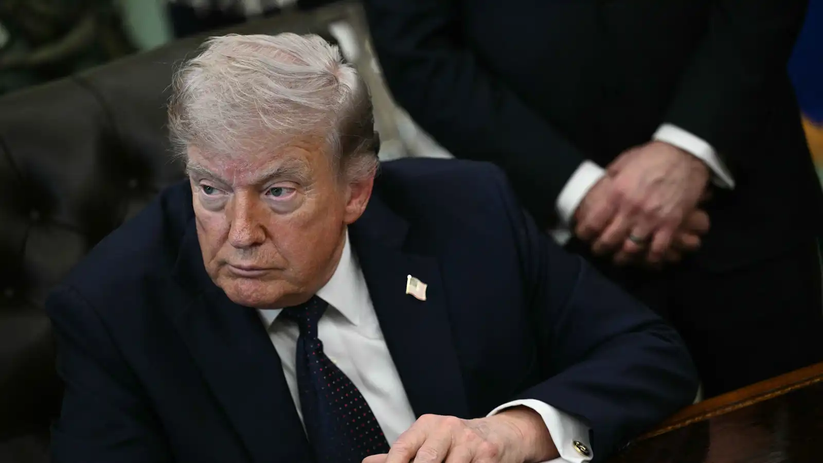 أثار مخاوف قانونية وأخلاقية.. ترامب يفتح الباب أمام "نهضة المهلوسات"