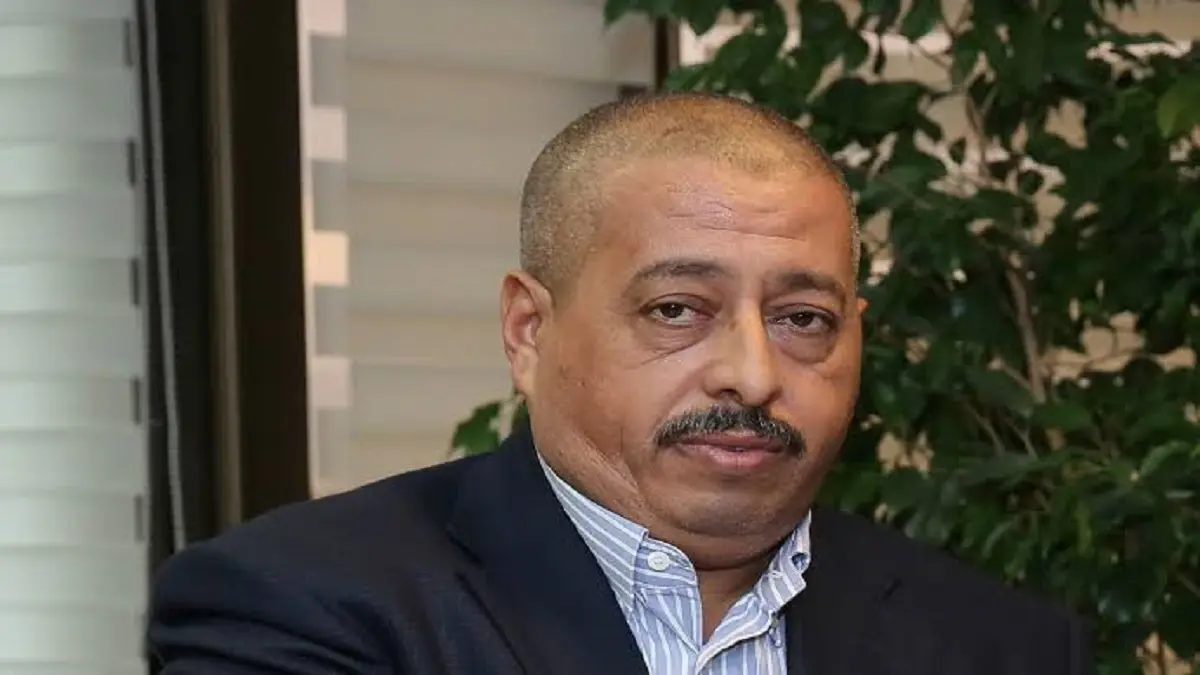 الإفراج عن مسؤول جزائري متهم بصفقات مشبوهة مع الملياردير "طحكوت"