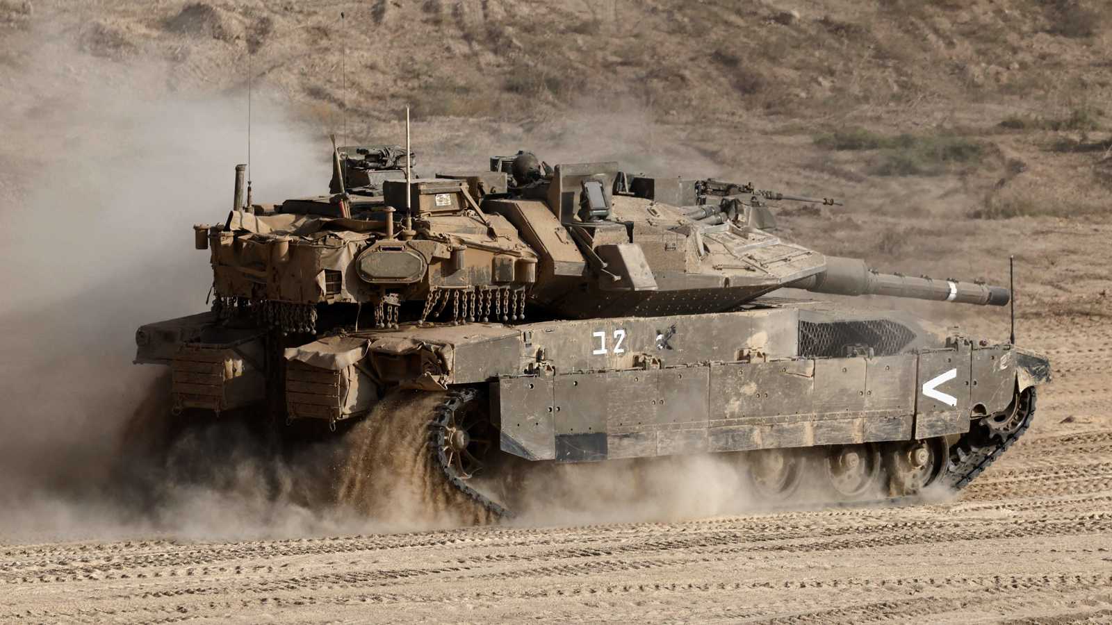 إسرائيل تعلن السيطرة على محور "نتساريم" وعزل مدينة غزة