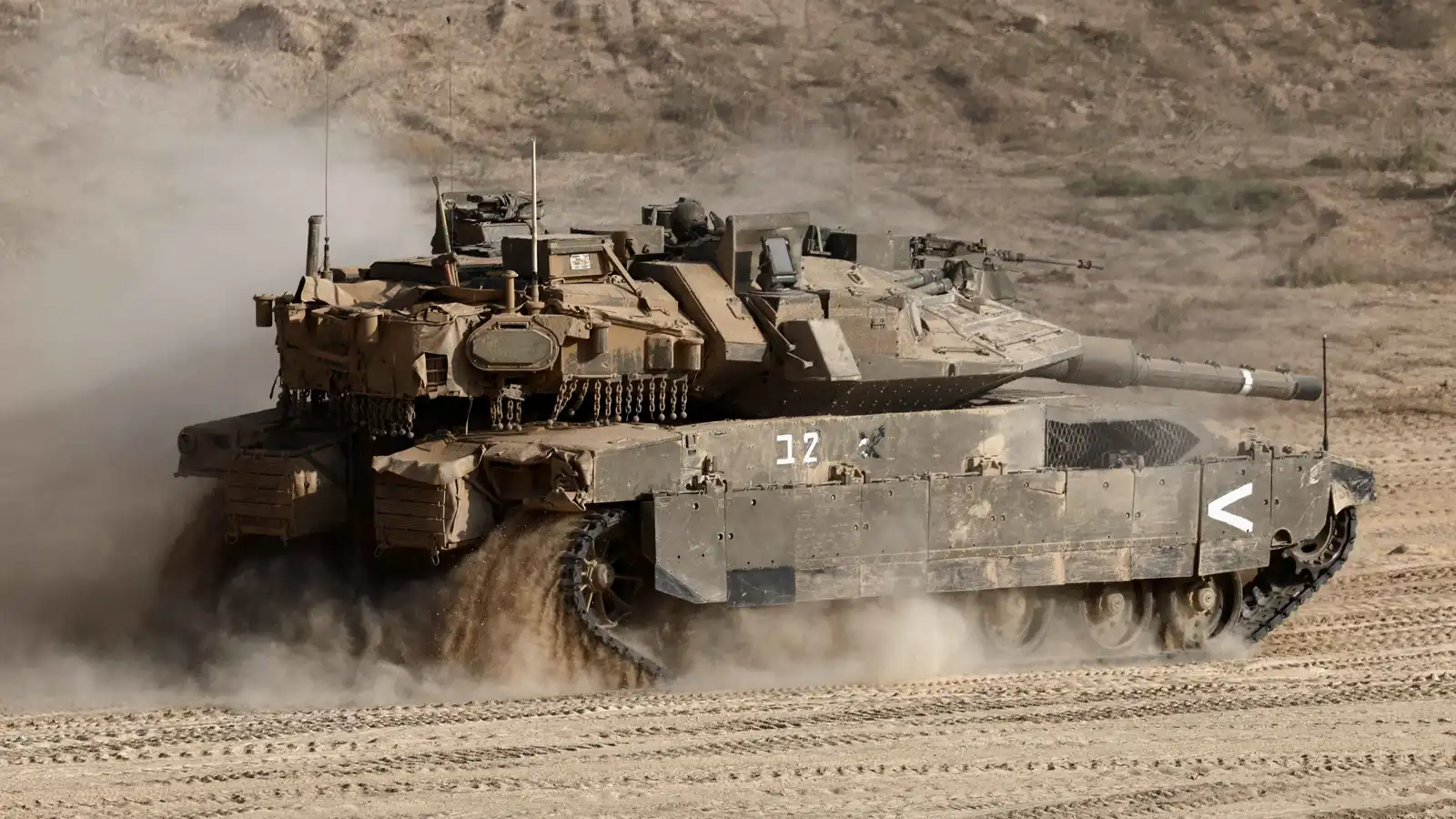 إسرائيل تعلن السيطرة على محور "نتساريم" وعزل مدينة غزة