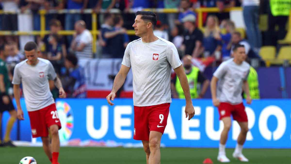 تحقيق قضائي ضد ليفاندوفسكي للاشتباه في تزوير شهادات جامعية