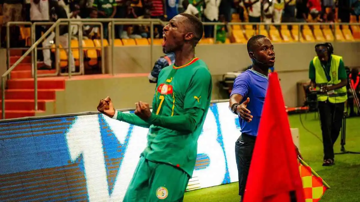 نريد ساعات روليكس.. جاكسون يفاجئ نجم الهلال السعودي (فيديو)