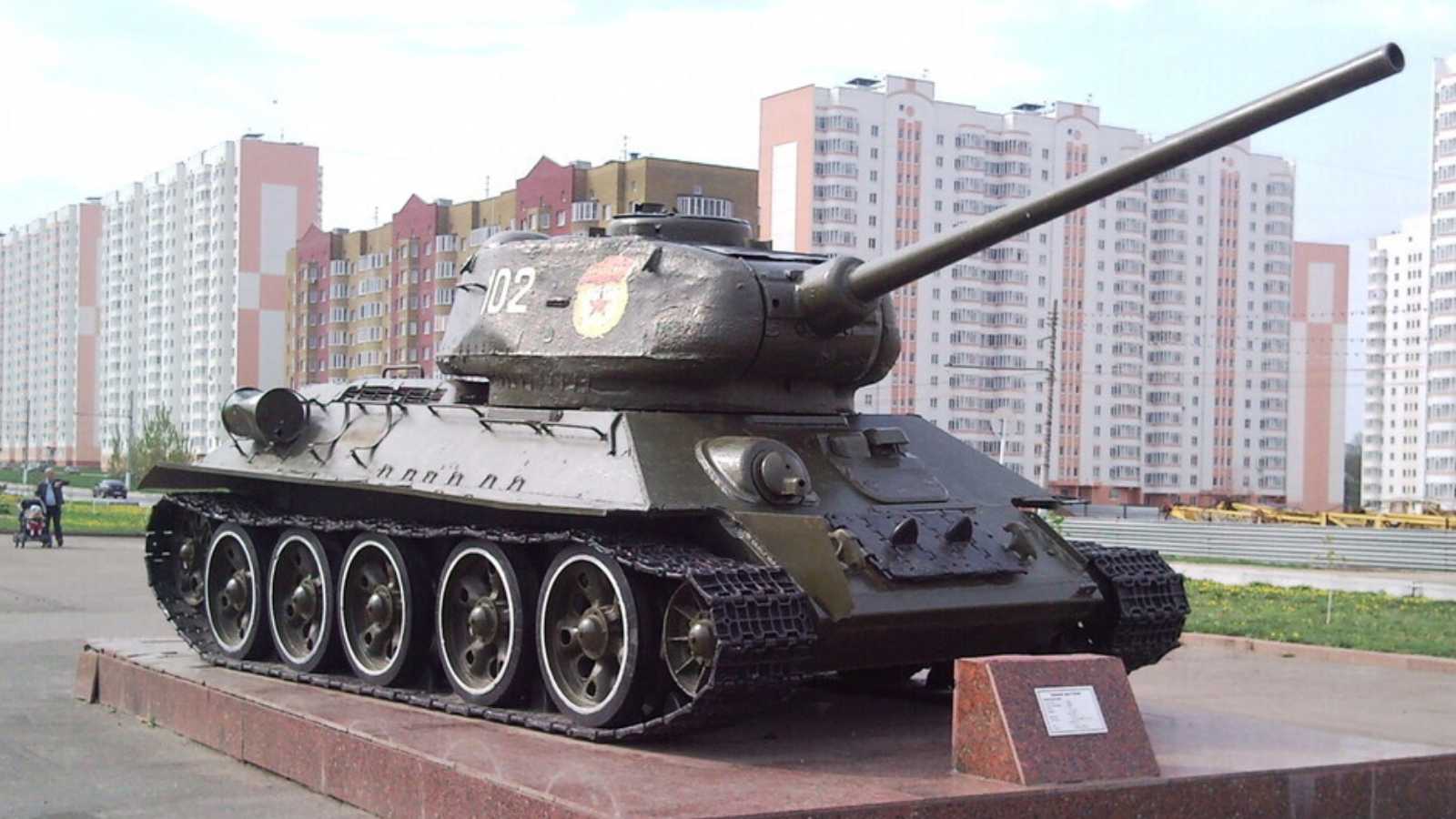 العثور على بقايا دبابة سوفيتية من الحرب العالمية الثانية في جبال القرم