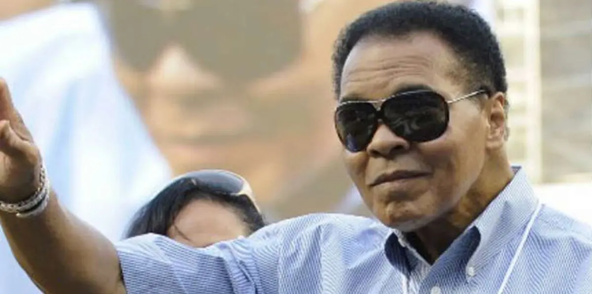 محمد علي كلاي موبخاً ترامب: أنا بطل مسلم