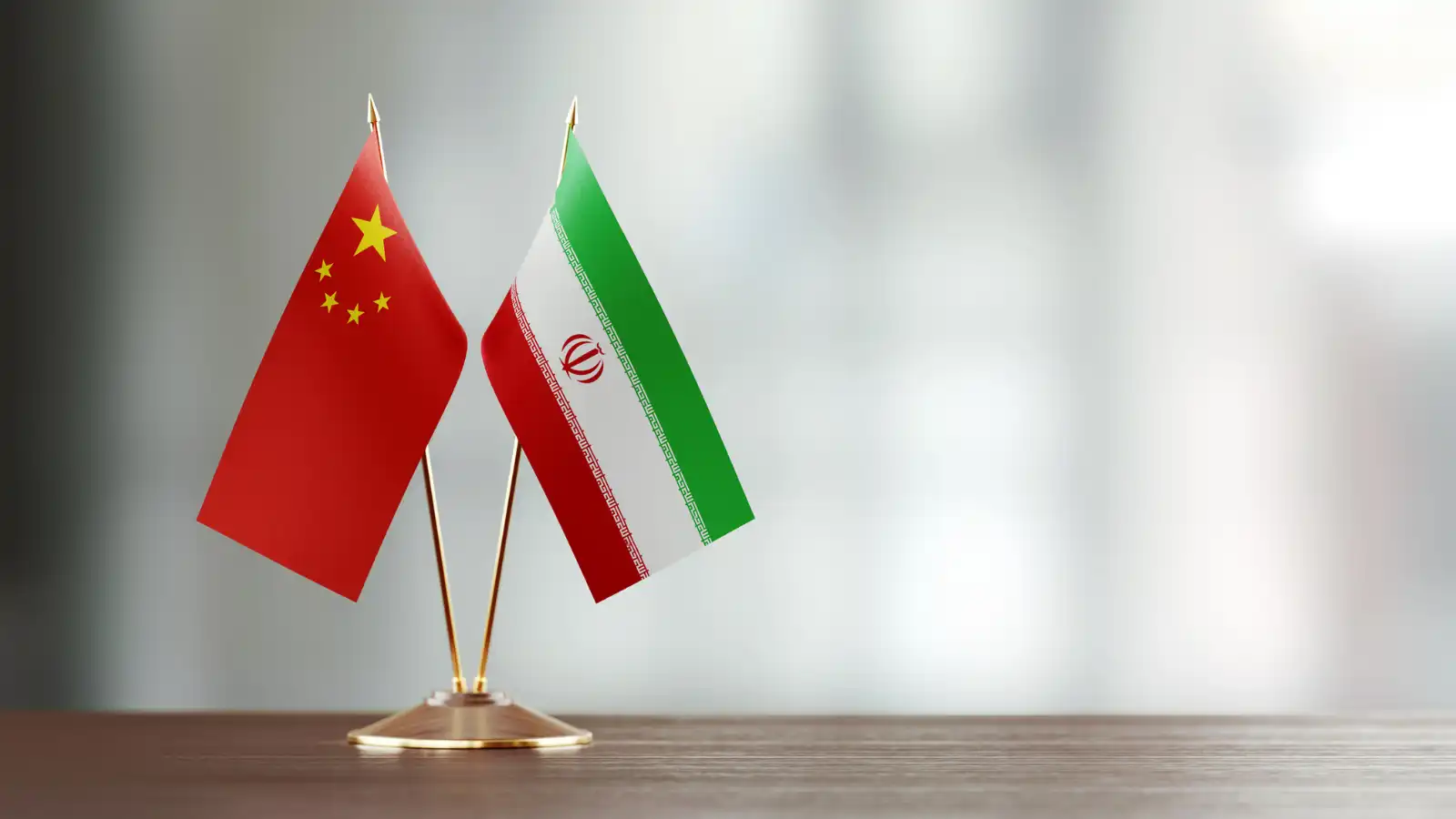 حول النووي والصواريخ.. صراع "الصقور والحمائم" يربك القرار الإيراني