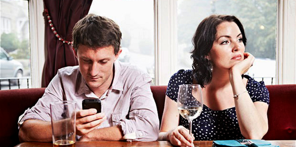 ماذا فعلت مصرية لإجبار زوجها على ترك مواقع التواصل الاجتماعي؟