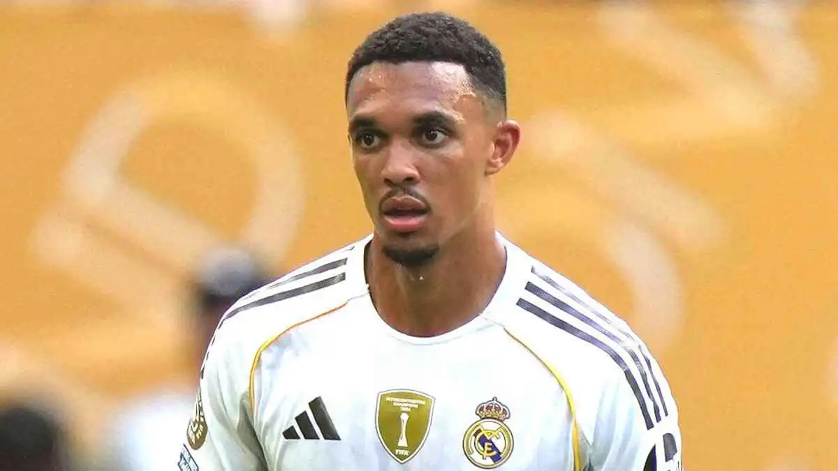 موقف أرنولد من خوض مباراة ريال مدريد ضد ليفربول