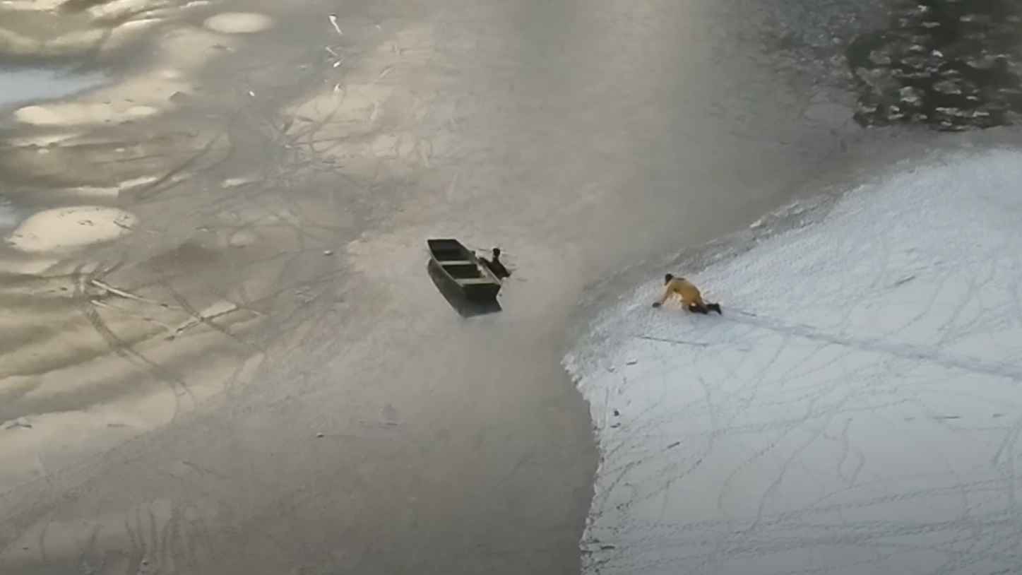 بوسطن.. إنقاذ رجل وكلبه بعد سقوطهما في بحيرة متجمدة (فيديو)