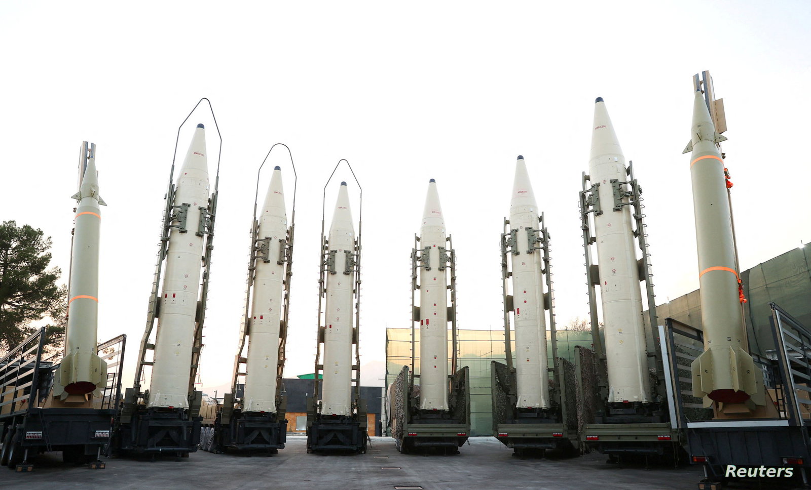 مستشار خامنئي: إيران تجهز للرد على إسرائيل