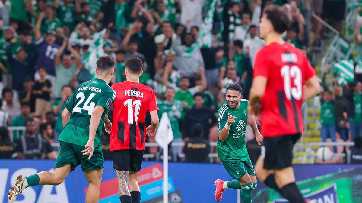 رغم الفوز.. ثلاثي الأهلي السعودي يرعب الجماهير