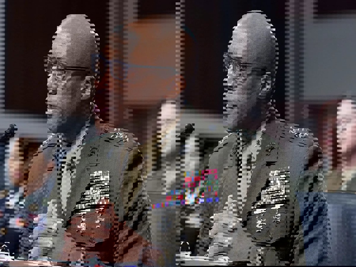 قائد "أفريكوم" يشدد على دور موريتانيا "الحاسم" بالساحل الأفريقي‎
