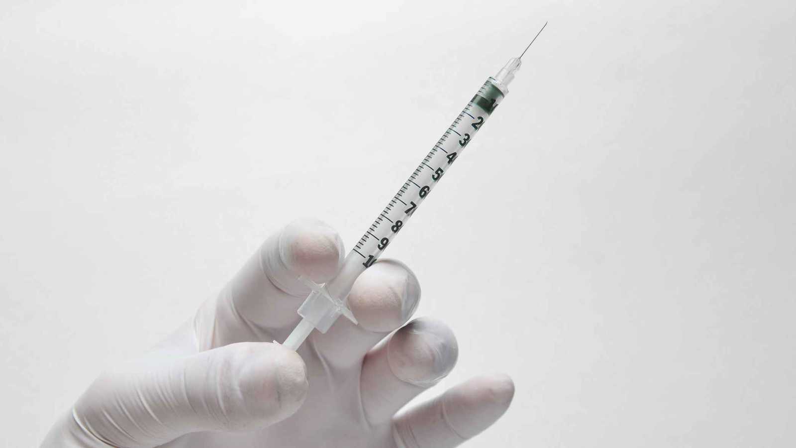 السجن لتيكتوكر بسبب مقلب "الحقنة" في باريس (فيديو)