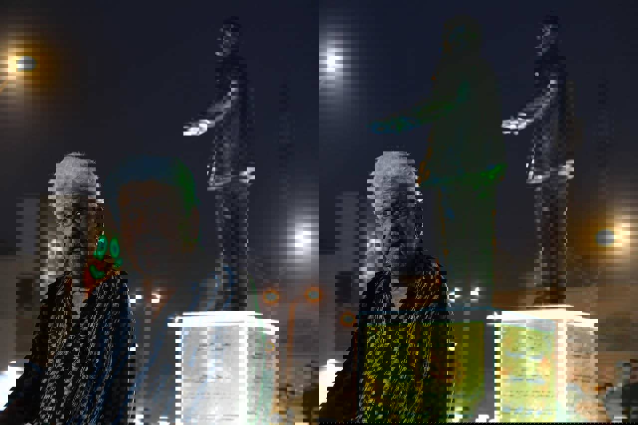 موفق محمد.. "شاعر الوجع" العراقي الذي خلدته الحلّة بتمثال