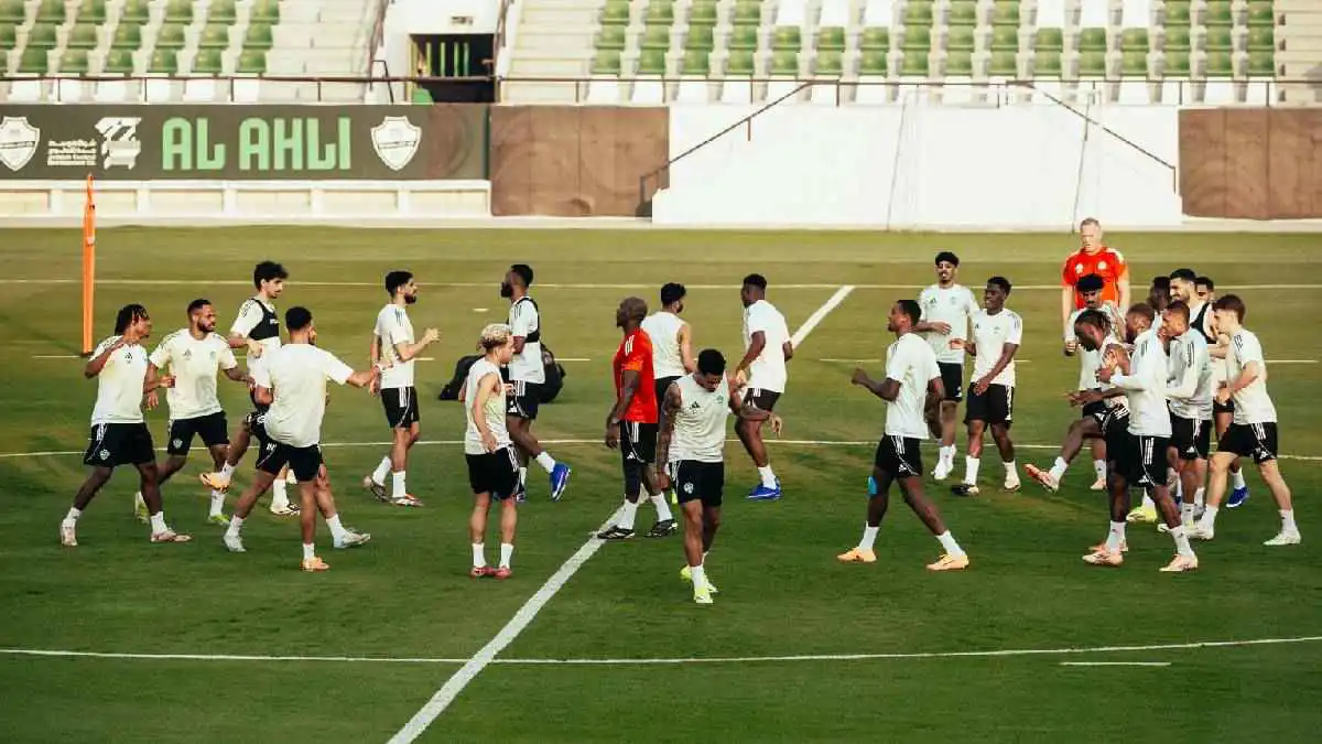 الأهلي السعودي يحسم صفقة نجم "يلو" المتألق