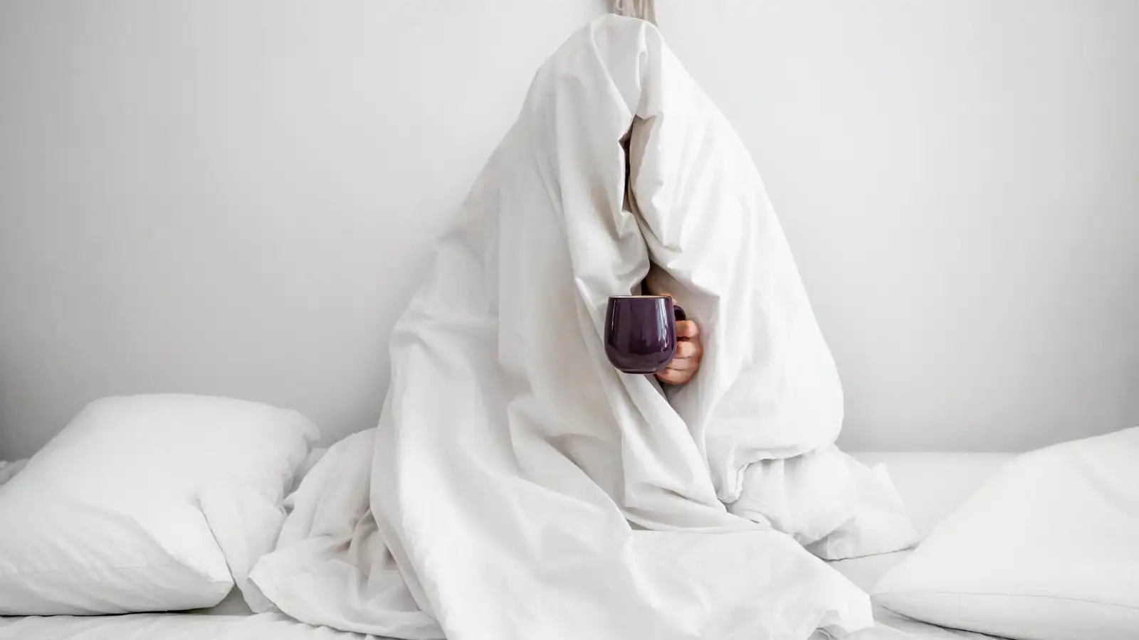 لماذا يزداد الشعور بالتعب والنعاس في الشتاء؟