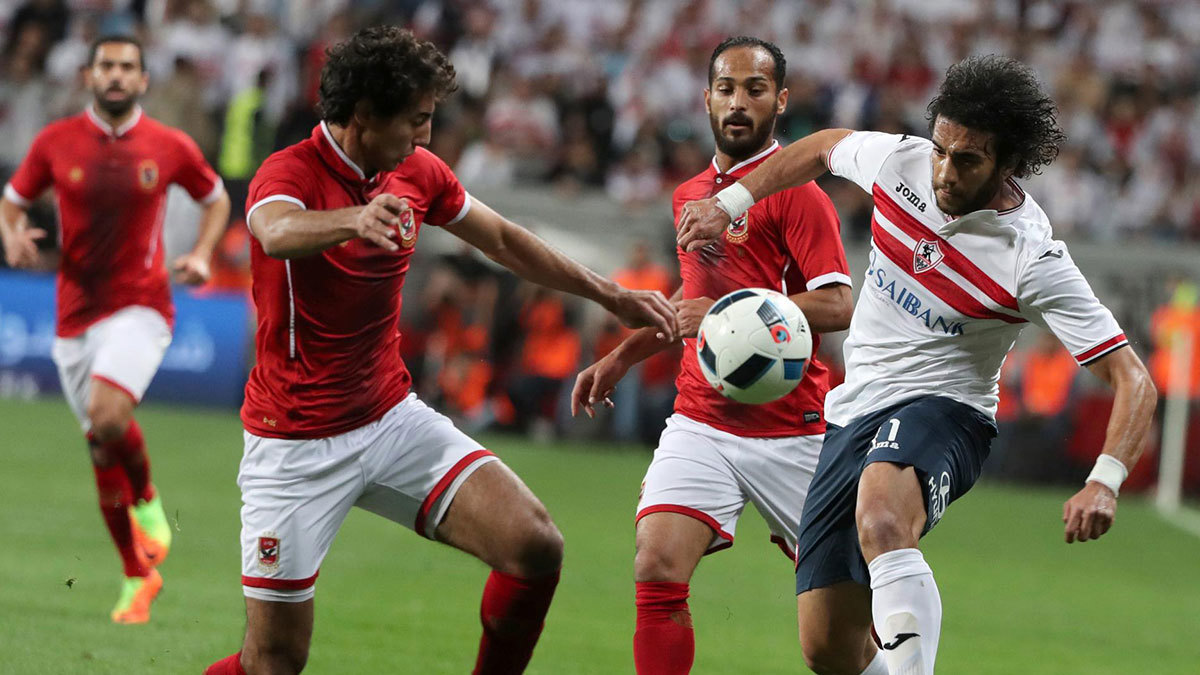 مباراة الأهلي ضد الزمالك.. حكم "غزير البطاقات" يدير كلاسيكو الدوري المصري