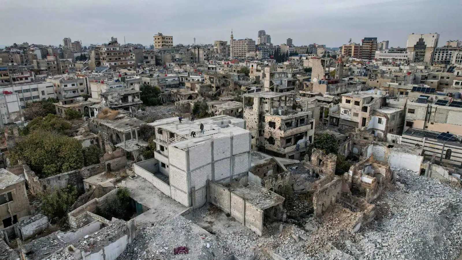 سوريا.. مصرع 3 سيدات بانهيار منزل في ريف دمشق