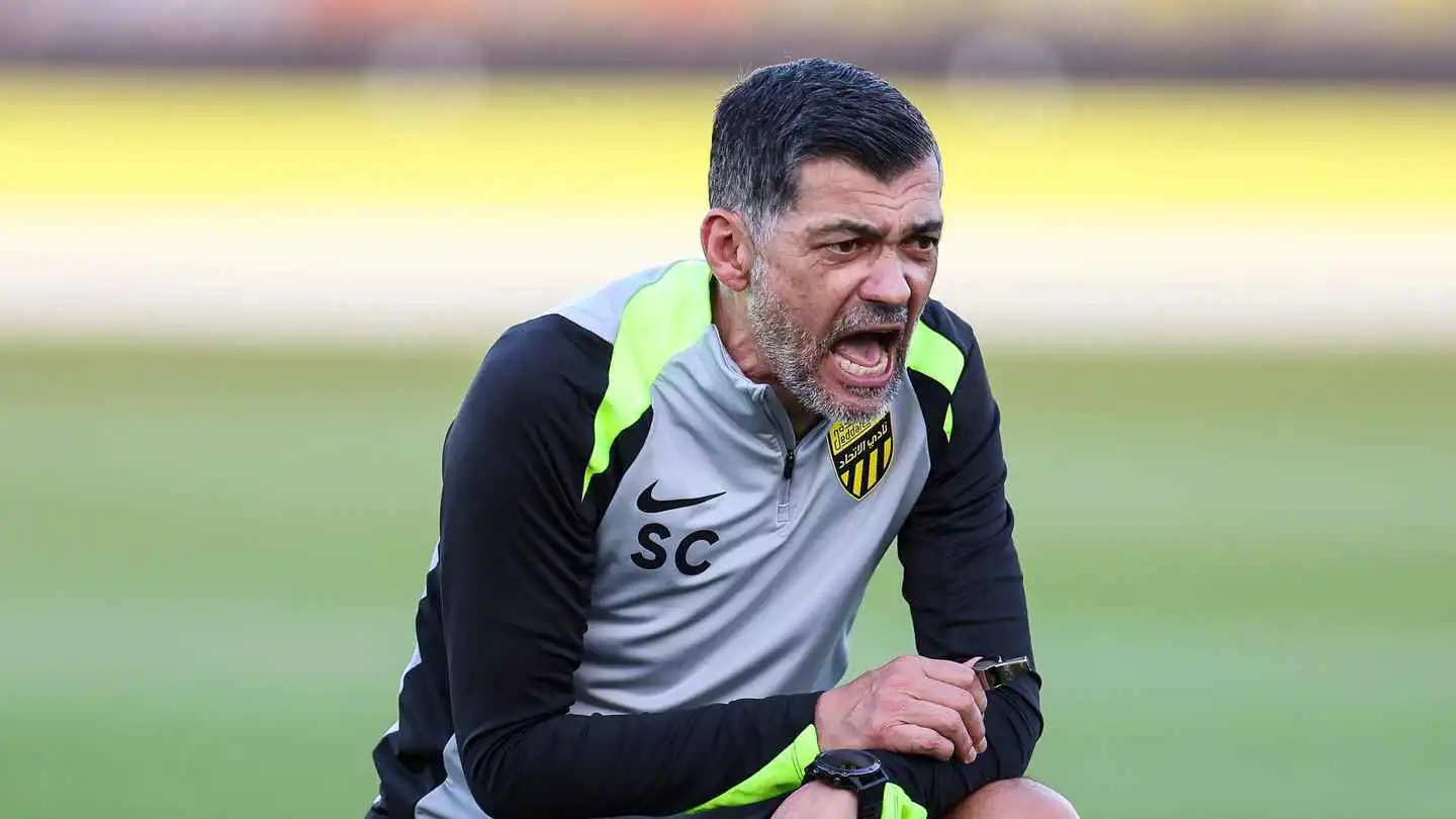 "الرد في الملعب".. كونسيساو يتحدى مدرب ماتشيدا الياباني برسالة نارية