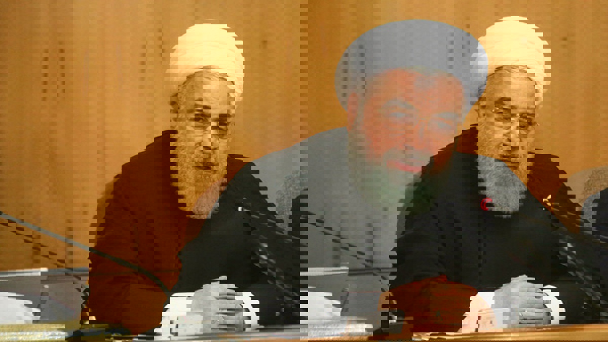 روحاني يهاجم التيار الأصولي في إيران ويتهمه بتأييد أمريكا