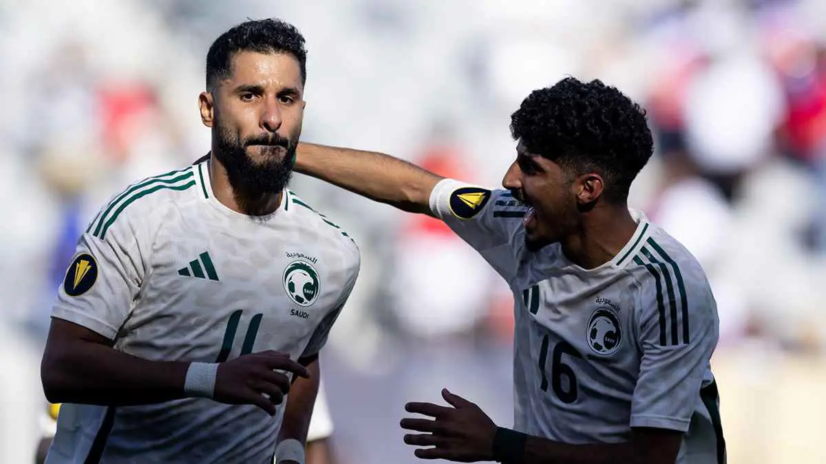 صالح الشهري يحقق رقما تاريخيا بعد قيادته السعودية للفوز على هايتي