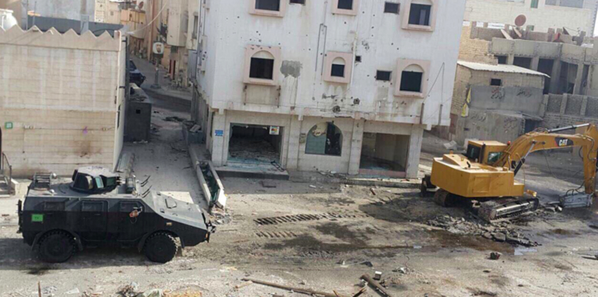 بالصور.. إطلاق نار على منزل رجل دين شيعي بارز في القطيف‎