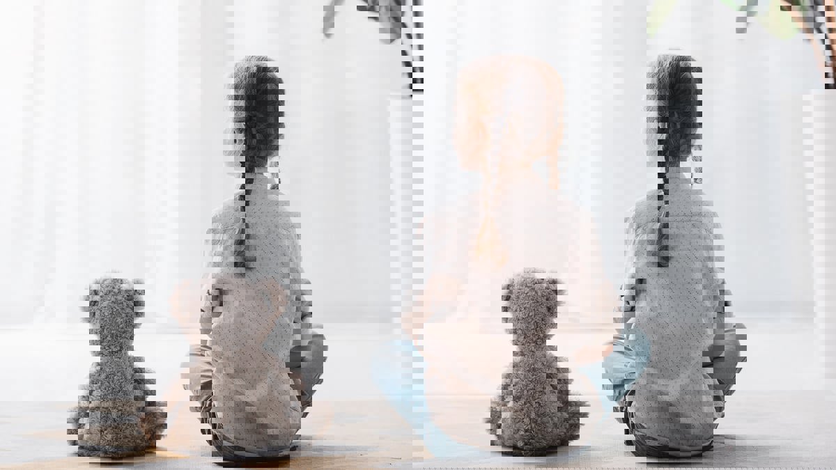 هل يشكل صديق الأطفال "المتخيل" خطرًا عليهم؟