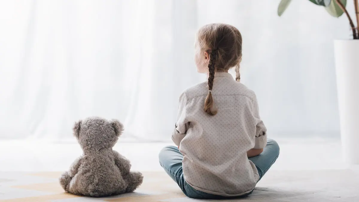 هل يشكل صديق الأطفال "المتخيل" خطرًا عليهم؟