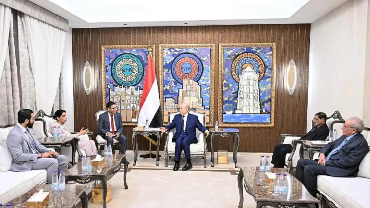 اليمن يدعو المجتمع الدولي لمضاعفة دعم الحكومة والضغط على الحوثيين