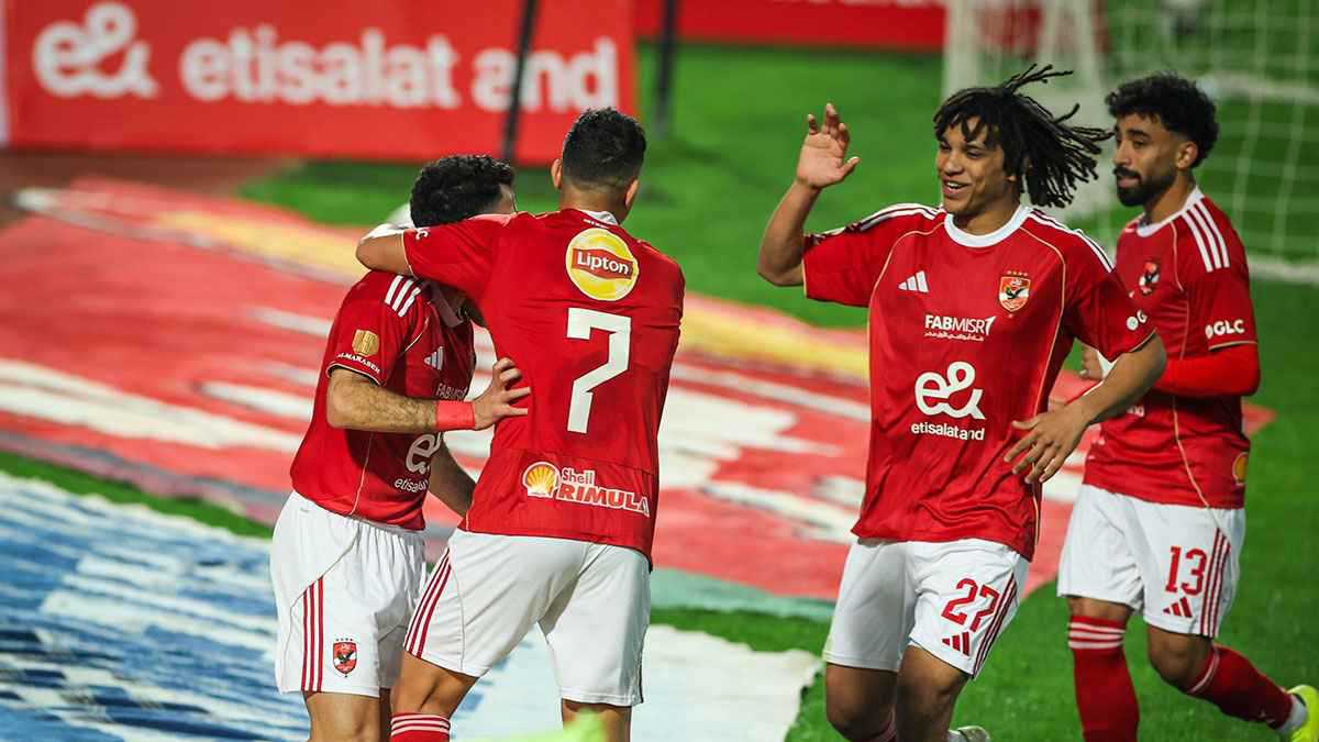 سيد عبد الحفيظ يحسمها.. الأهلي المصري يستقر على أولى صفقات الموسم الجديد 