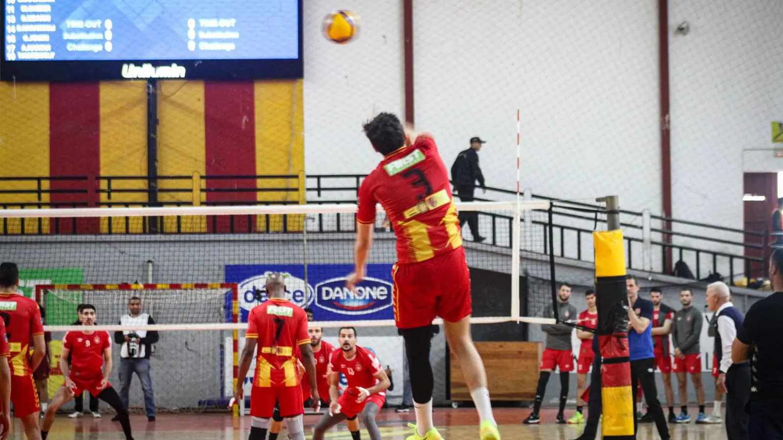 أول إجراء رسمي لاتحاد الكرة الطائرة التونسي بعد أحداث عنف بين الترجي والنجم